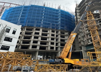 Thuê Xe Cẩu Chuyên Dụng Bánh Lốp 45 Tấn