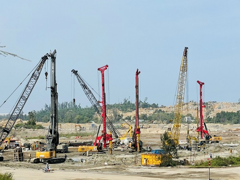 Ishida Việt Nam cho thuê xe cẩu tại dự án khu công nghiệp gang thép Hoà Phát Dung Quất