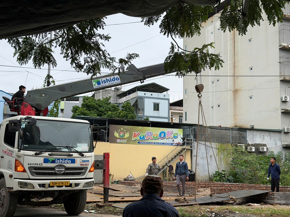 CHO THUÊ TÔN CHỐNG LẦY TẠI HÀ NỘI 3 Cho thuê xe tôn thép chống lầy