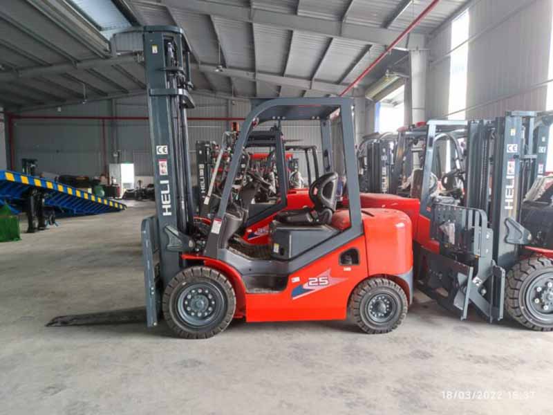Dịch Vụ cho thuê xe nâng tại Hà Nội 