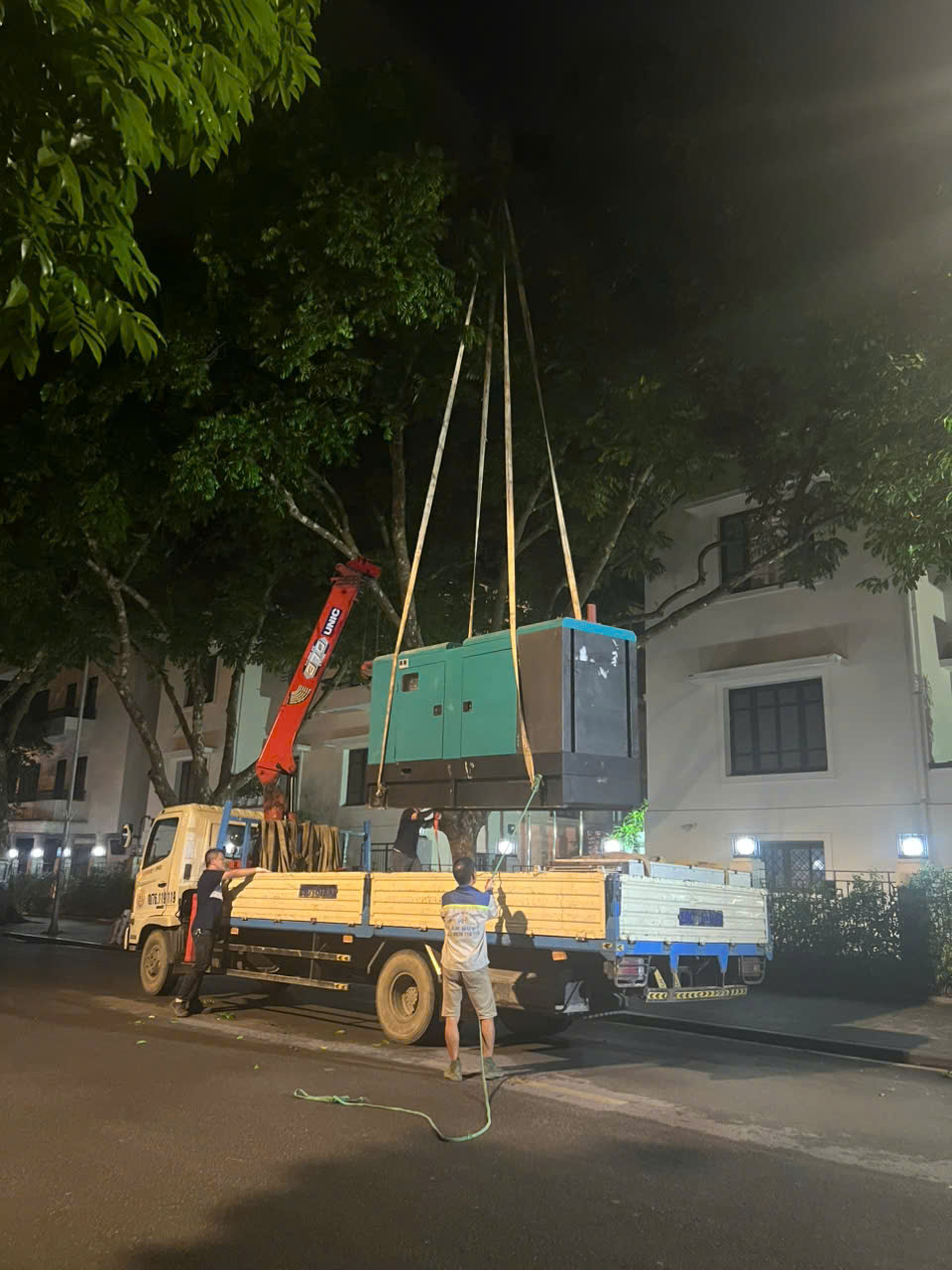 ishida viet nam di chuyen may phat dien 200kva cho cong ty dien luc evn 1