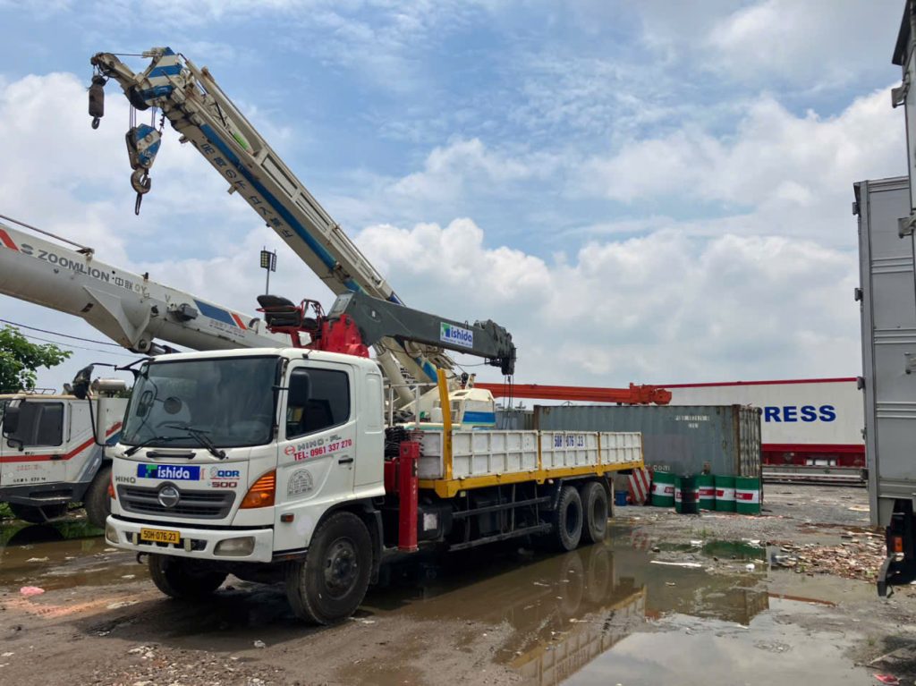 Xe cẩu thùng phục vụ Trong công nghiệp và sản xuất