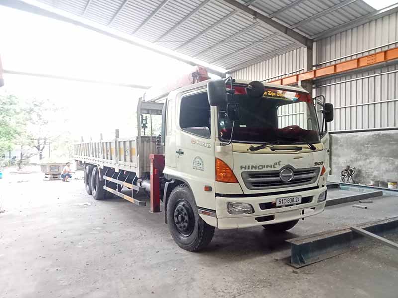 Cẩu nâng hạ vận chuyển sắt thép