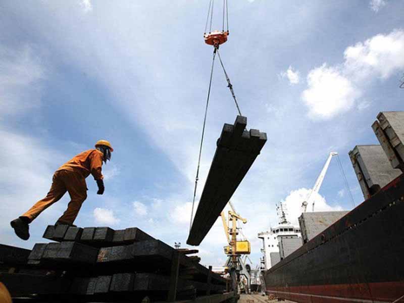 Cẩu nâng hạ vận chuyển sắt thép