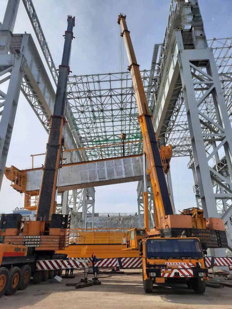 Thuê xe cẩu nâng hạ vật tư xây dựng