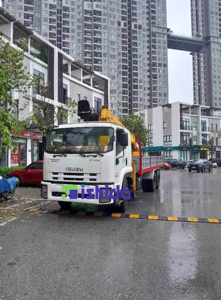 Thuê xe cẩu vận chuyển tủ lạnh lên tầng cao