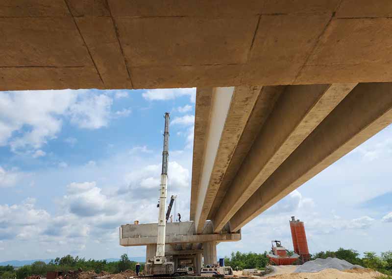 THUÊ XE CẨU VẬT LIỆU XÂY DỰNG 14 thue cau vat lieu xay dung 1