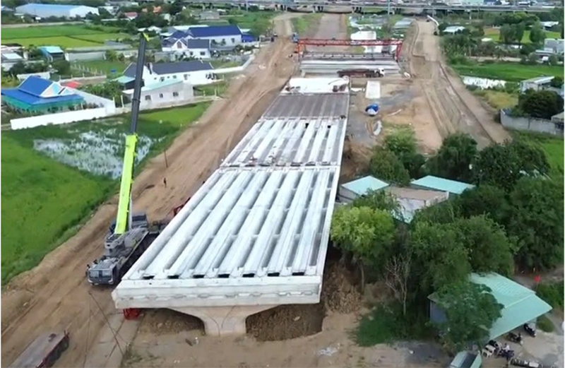 THUÊ XE CẨU VẬT LIỆU XÂY DỰNG 18 thue cau vat lieu xay dung 1