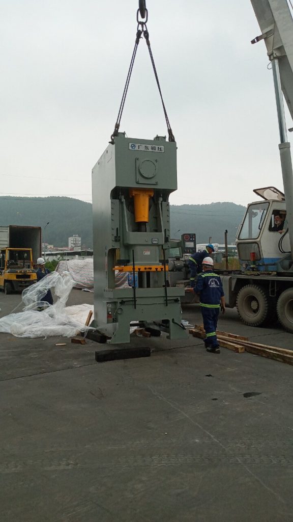 DỊCH VỤ THUÊ XE CẨU THÁO DỠ MÁY MÓC THIẾT BỊ 9 Thuê xe cẩu tháo dỡ máy móc thiết bị