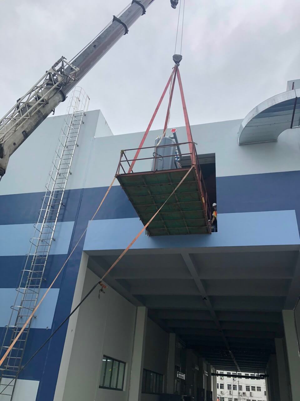 DỊCH VỤ THUÊ XE CẨU THÁO DỠ MÁY MÓC THIẾT BỊ 6 Thuê xe cẩu tháo dỡ máy móc thiết bị