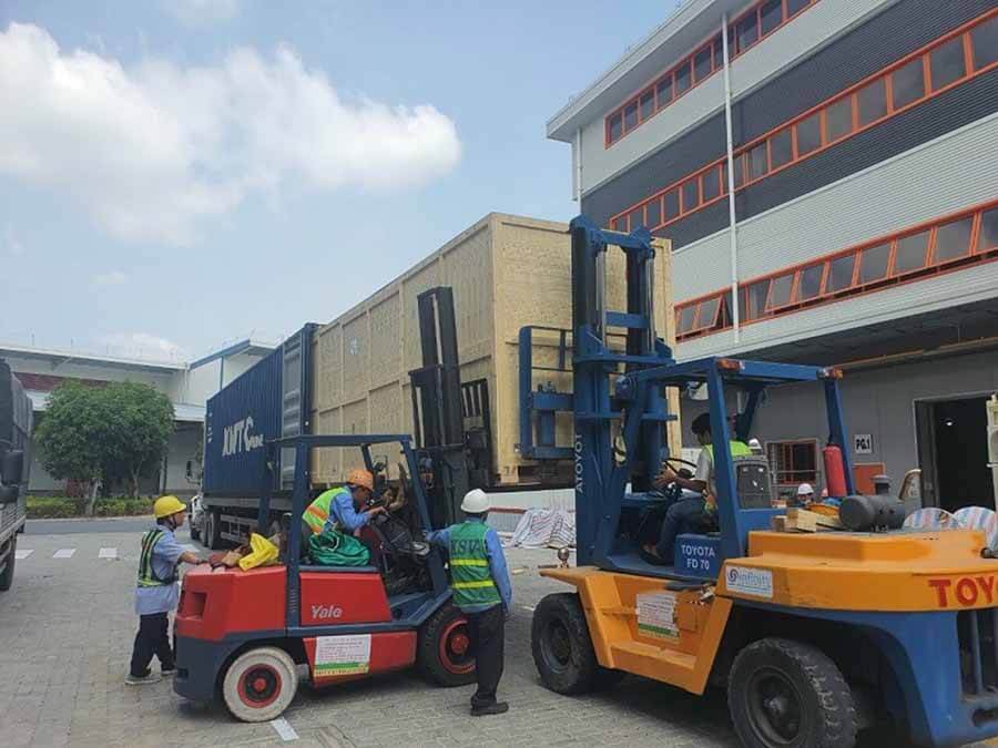 Dịch vụ cho thuê xe nâng hàng rút hàng container