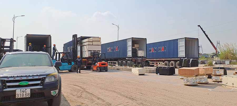 Dịch vụ cho thuê xe nâng hàng rút hàng container