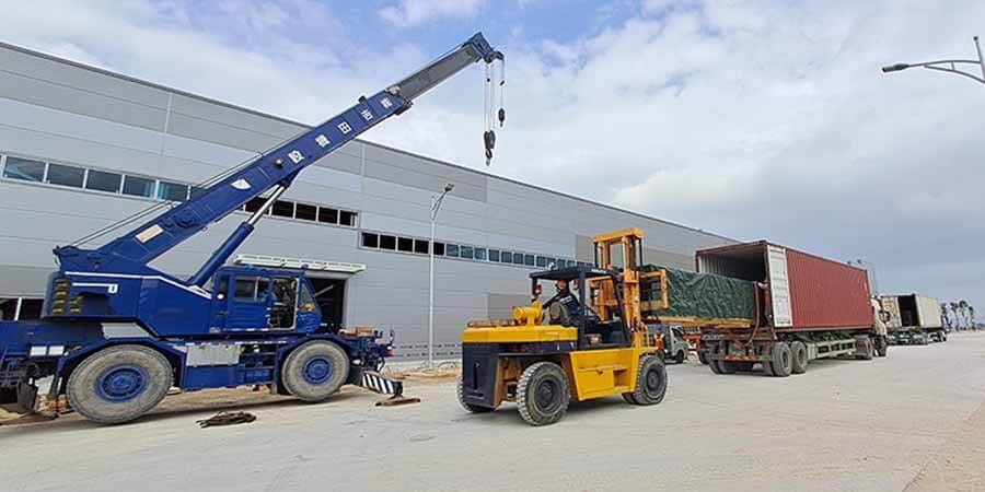 Dịch vụ cho thuê xe nâng hàng rút hàng container