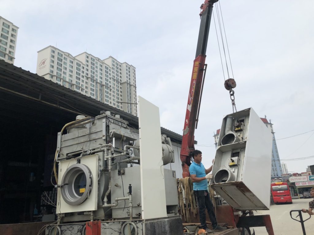 Cách Vận Chuyển Máy Giặt Lên Tầng Cao Bằng Xe Cẩu