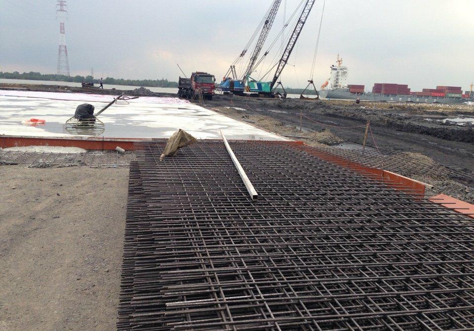 Vì sao việc cẩu lưới thép hàn cần được thực hiện bởi đơn vị chuyên nghiệp?