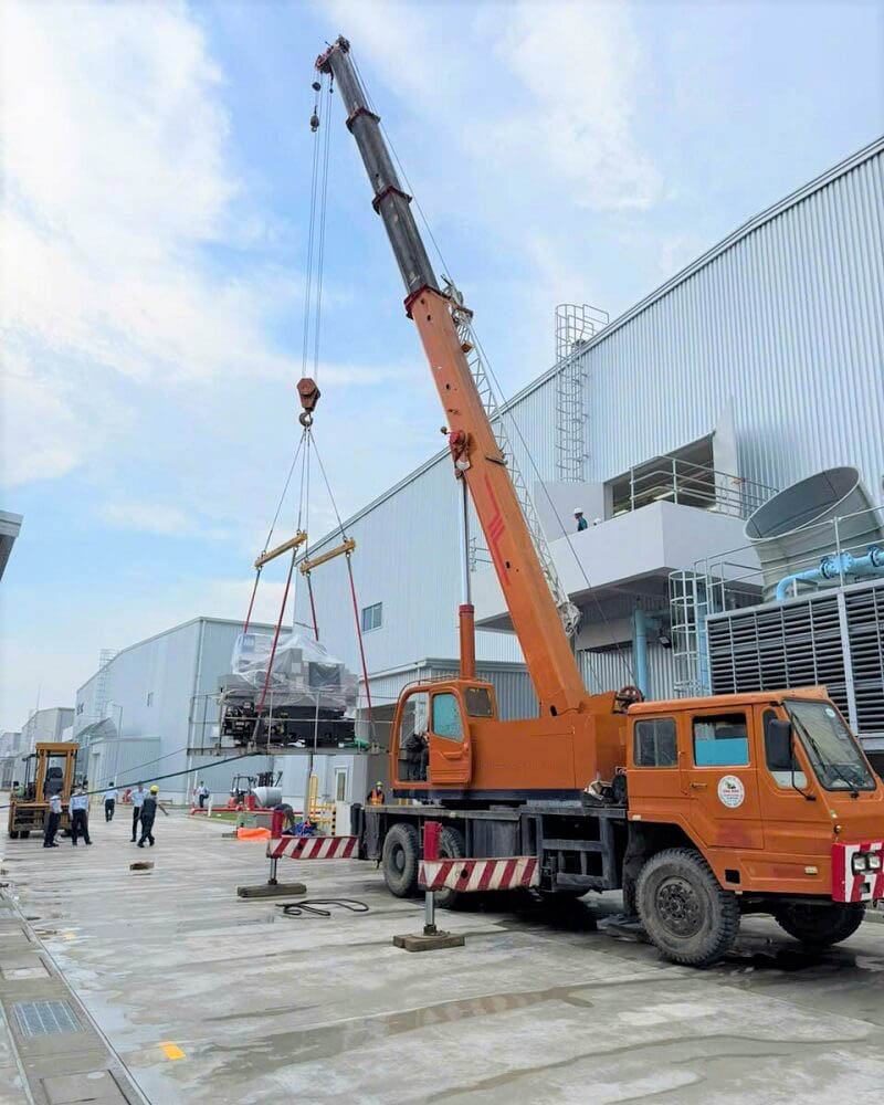 Thuê Xe Cẩu Lắp Đặt Máy CNC Nhanh Chóng Giá Tốt